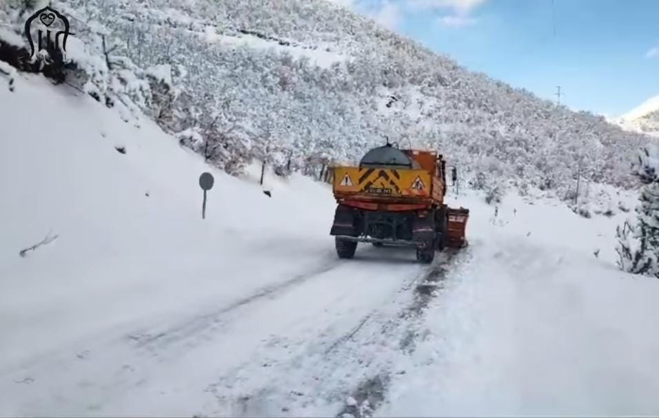 Siirt ’te Buzlanmaya Karşı Mücadele Devam Ediyor