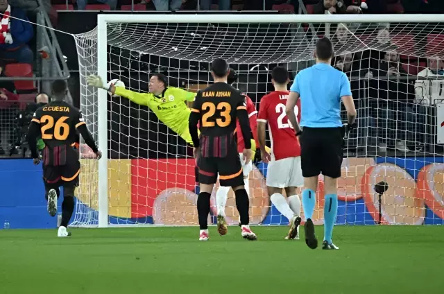 Galatasaray’ın yeni transferine eleştiri yağıyor: Bu kardeşimiz kamera şakası mı?