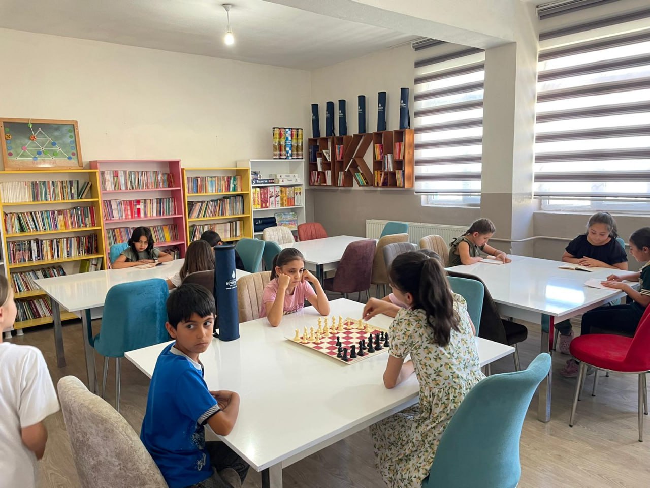 Siirt’te Kitap Alamayanlar Kütüphanelere Yöneldi