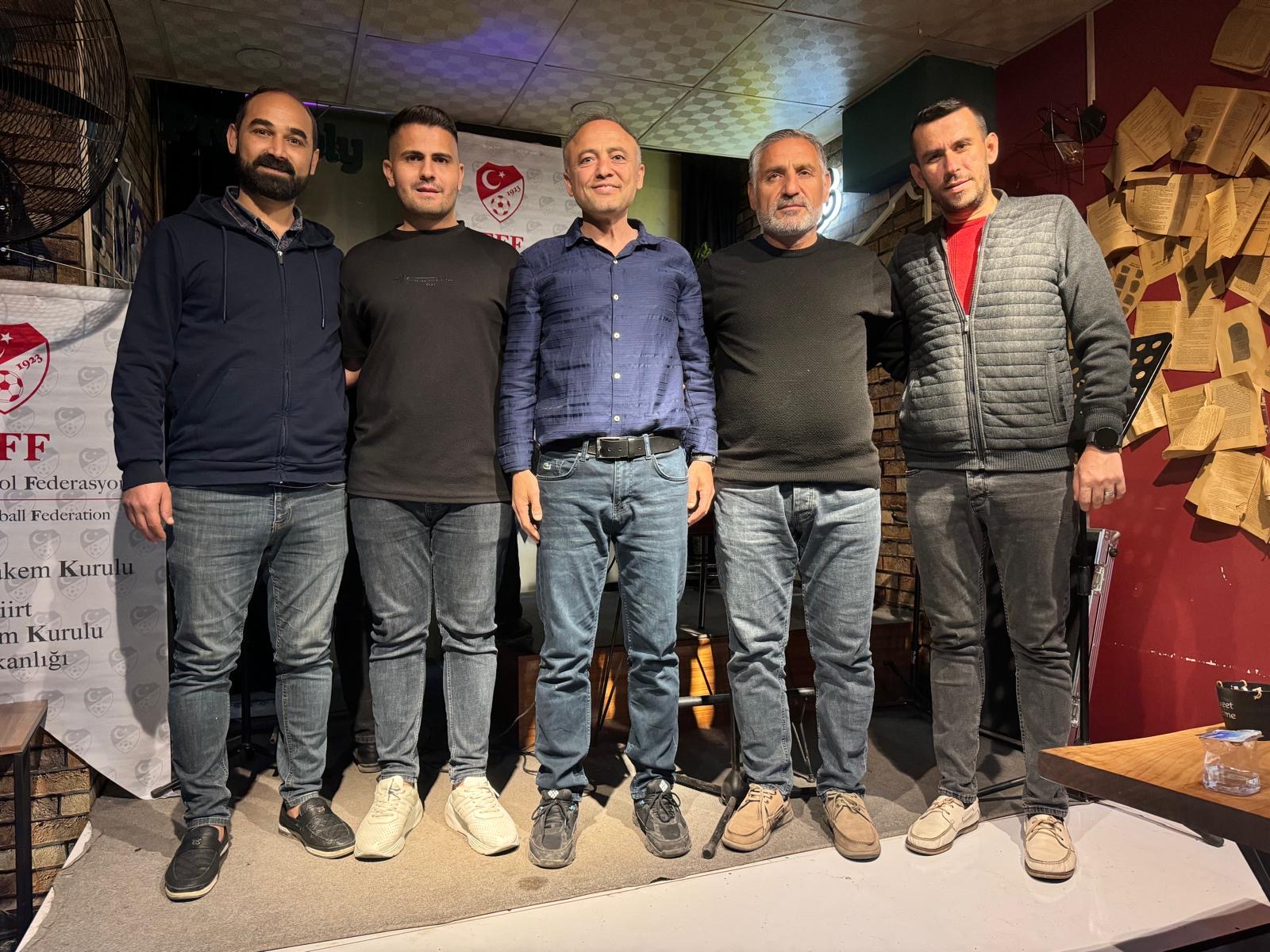 Siirt İl Hakem Kurulu Geleneksel İftar Yemeğinde Buluştu | Siirt Olay Haber Siirt İl Hakem Kurulu Geleneksel İftar Yemeğinde Buluştu | Siirt Olay Haber