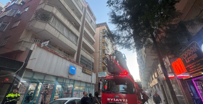 Siirt’te Apartman Damında Mangal Paniği: Vatandaşlar Yangın Zannetti