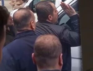Siirt’te Belediye Otobüsü Şoförü ile Transit Şoförü Arasında Kavga Çıktı