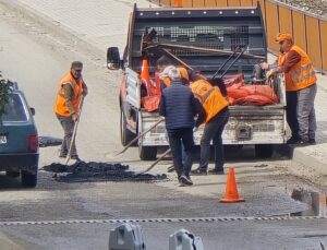 Siirt Belediyesi Yama Çalışmalarıyla Yolları Bayrama Hazırlıyor