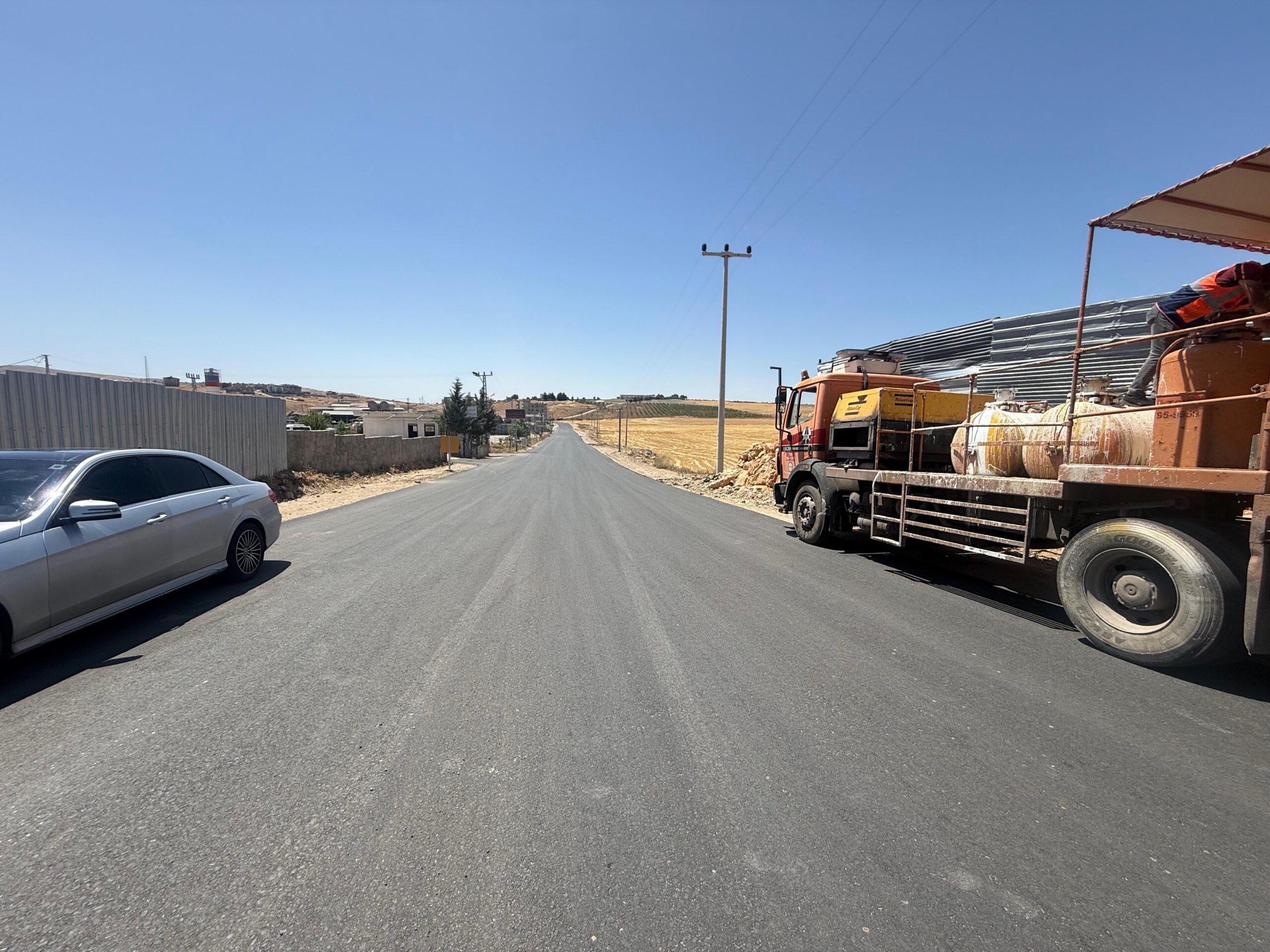 Gökçebağ Beldesi’nde Asfalt ve Yol Güvenliği Çalışmaları Hız Kesmiyor | Siirt Olay Haber Gökçebağ Beldesi’nde Asfalt ve Yol Güvenliği Çalışmaları Hız Kesmiyor | Siirt Olay Haber