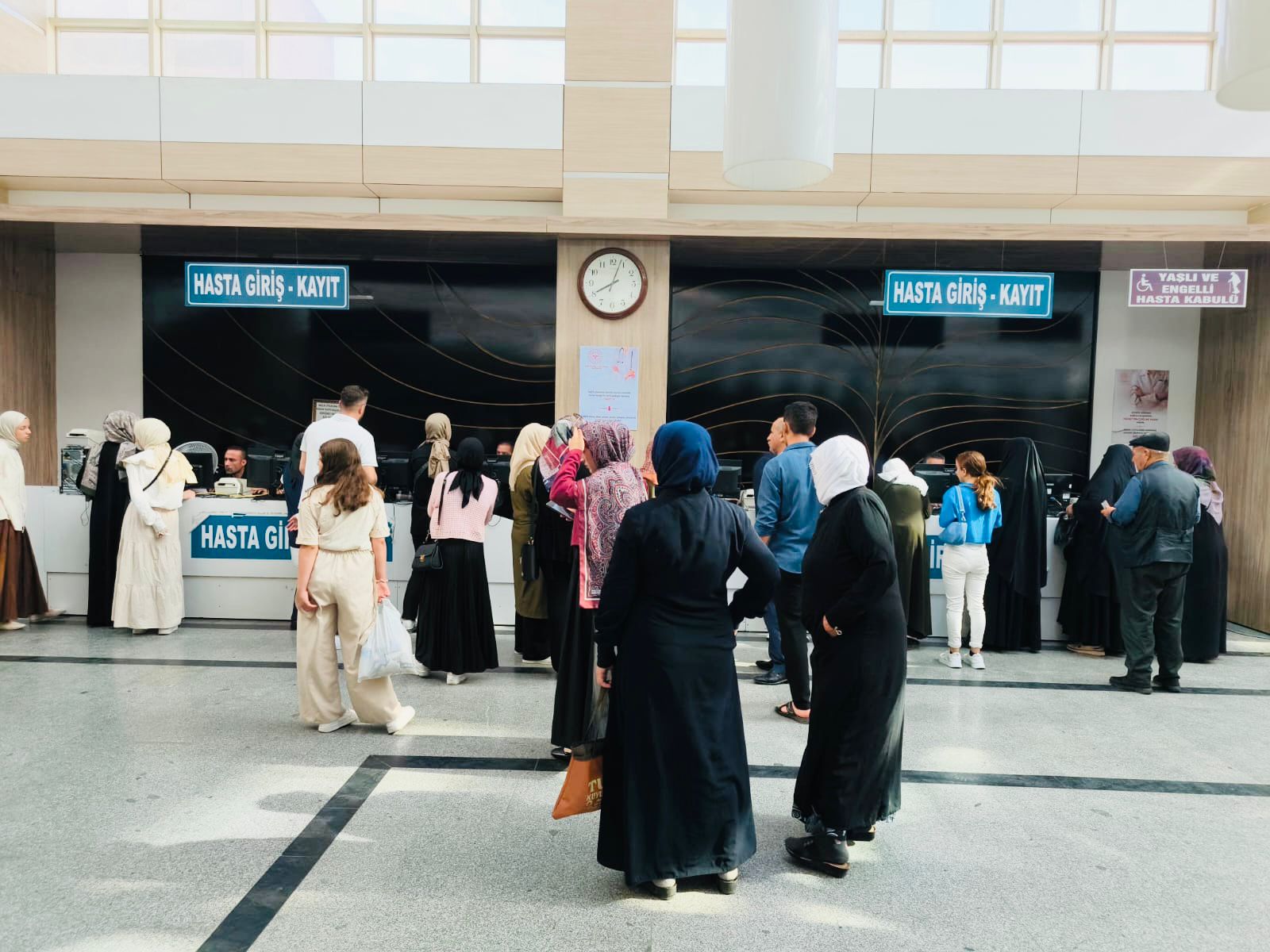 Siirt İl Sağlık Müdürü Hacıoğlu’ndan Siirt Eğitim ve Araştırma Hastanesi’ne ziyaret | Siirt Olay Haber Siirt İl Sağlık Müdürü Hacıoğlu’ndan Siirt Eğitim ve Araştırma Hastanesi’ne ziyaret | Siirt Olay Haber