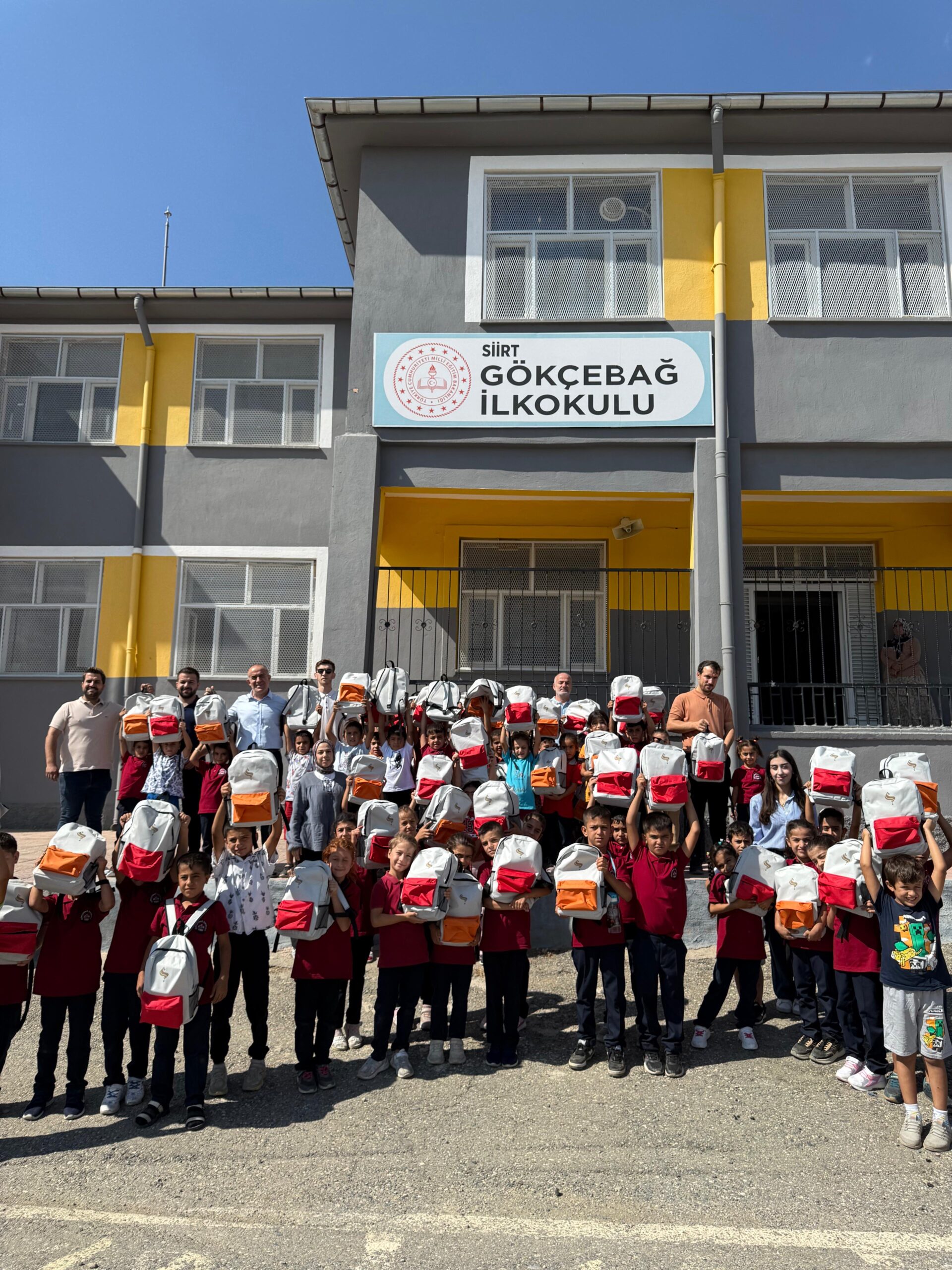 Gökçebağ’da Öğrencilere Kırtasiye Desteği