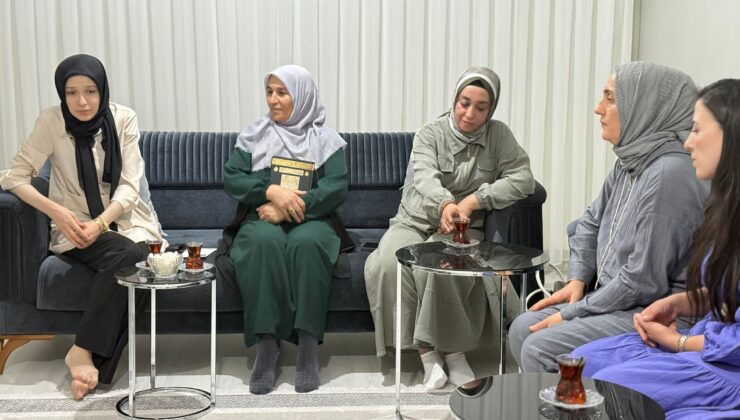 Cumhurbaşkanı Erdoğan’ın Mektupları Siirt’te Şehit Ailelerine Teslim Edildi | Siirt Olay Haber Cumhurbaşkanı Erdoğan’ın Mektupları Siirt’te Şehit Ailelerine Teslim Edildi | Siirt Olay Haber