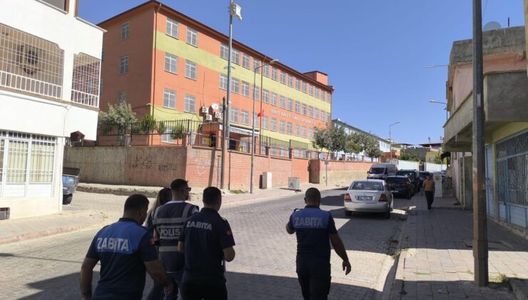 SİİRT’TE ZABITA DENETİMLERİ: 7 İŞ YERİNE CEZİ YAPTIRIM UYGULANDI, 3 İŞYERİ GEÇİCİ OLARAK FAALİYETTEN MEN EDİLDİ! | Siirt Olay Haber SİİRT’TE ZABITA DENETİMLERİ: 7 İŞ YERİNE CEZİ YAPTIRIM UYGULANDI, 3 İŞYERİ GEÇİCİ OLARAK FAALİYETTEN MEN EDİLDİ! | Siirt Olay Haber