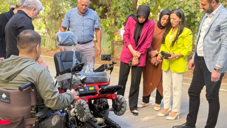 Siirt’te Engelli Gence Merdiven Çıkabilen Tekerlekli Sandalye Desteği | Siirt Olay Haber