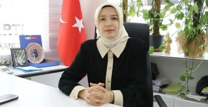 AK Parti Siirt Kadın Kolları Başkanı Av. Betül Tuğba Mavi’den 29 Ekim Cumhuriyet Bayramı Mesajı