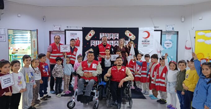 Kızılay Gönüllülerinden Miniklere İyilik ve Dayanışma Dersi