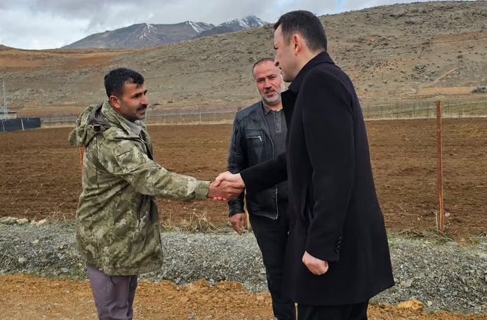 Siirt Pervari Ormandalı Köyü’nde Stabilize Yol Çalışmaları Sürüyor