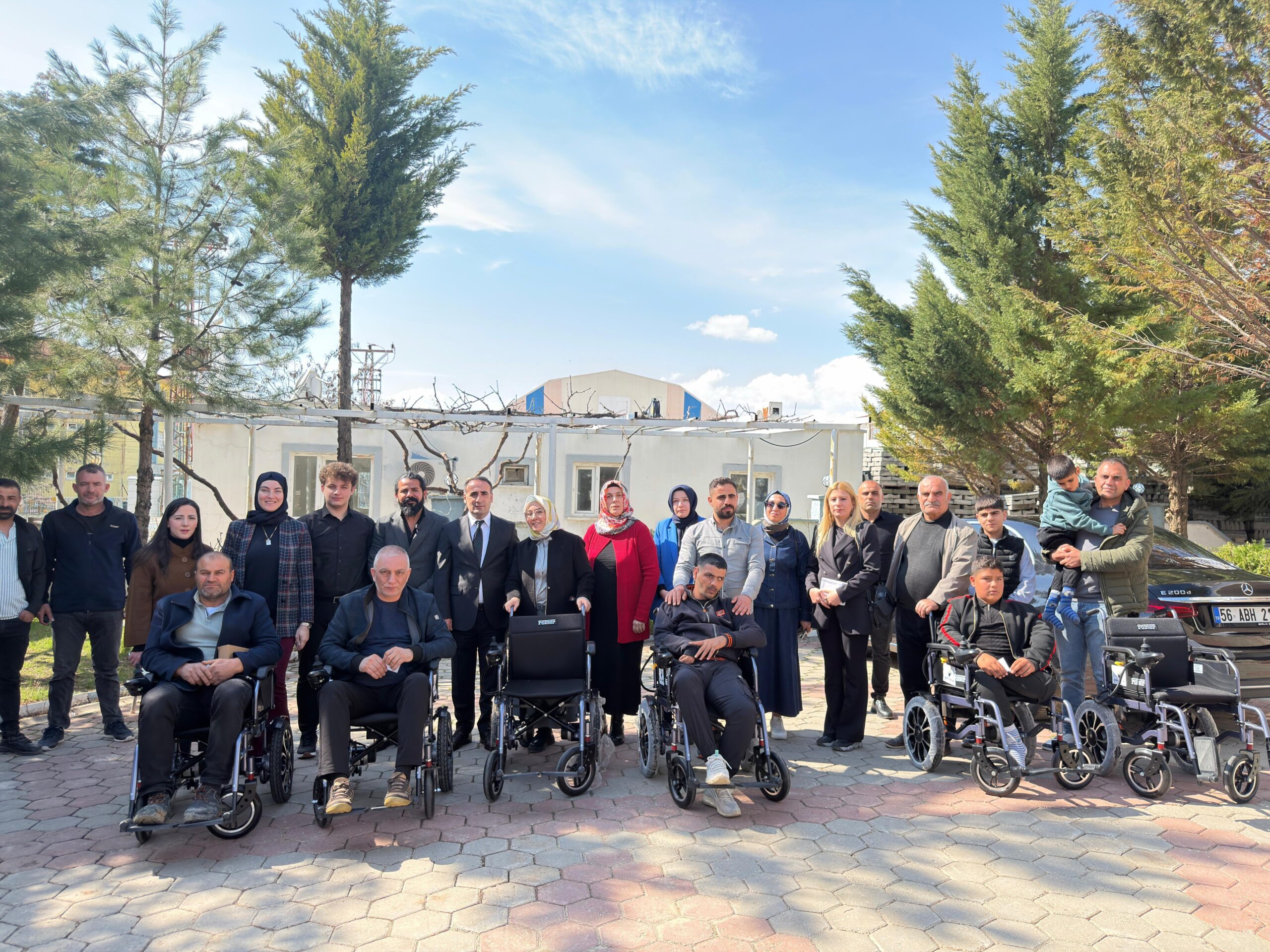 Siirt’te 20 Akülü Tekerlekli Sandalye Dağıtıldı | Siirt Olay Haber Siirt’te 20 Akülü Tekerlekli Sandalye Dağıtıldı | Siirt Olay Haber