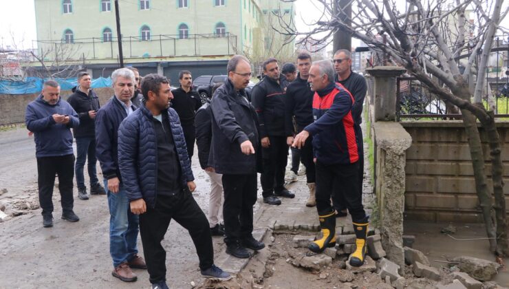 VALİ KIZILKAYA, SEL BÖLGELERİNDE İNCELEMELERDE BULUNDU | Siirt Olay Haber VALİ KIZILKAYA, SEL BÖLGELERİNDE İNCELEMELERDE BULUNDU | Siirt Olay Haber