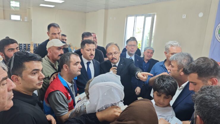 Şawuran Mahallesi’ne 120 Milyonluk Dev Yatırım: Siirt Protokolü Mahalle Sakinleriyle Buluştu | Siirt Olay Haber Şawuran Mahallesi’ne 120 Milyonluk Dev Yatırım: Siirt Protokolü Mahalle Sakinleriyle Buluştu | Siirt Olay Haber